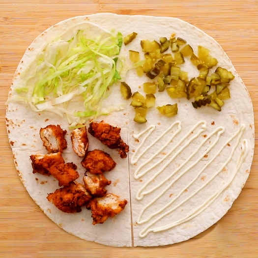 Folded hot chicken wraps