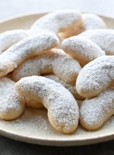 Viennese crescent cookies