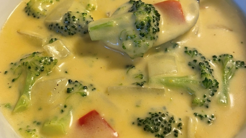 Easy broccoli cheddar soup