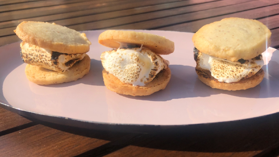 Sichuan peppercorn and toasted marshmallow cookie sandwiches