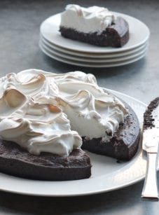 Flourless chocolate cake with meringue