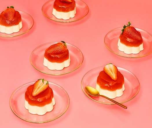 Strawberries and cream jellies