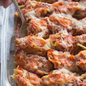 Pizza stuffed shells