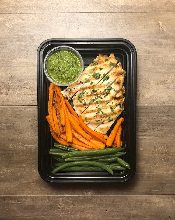 Pesto chicken with green beans and carrots - the meal prep manual
